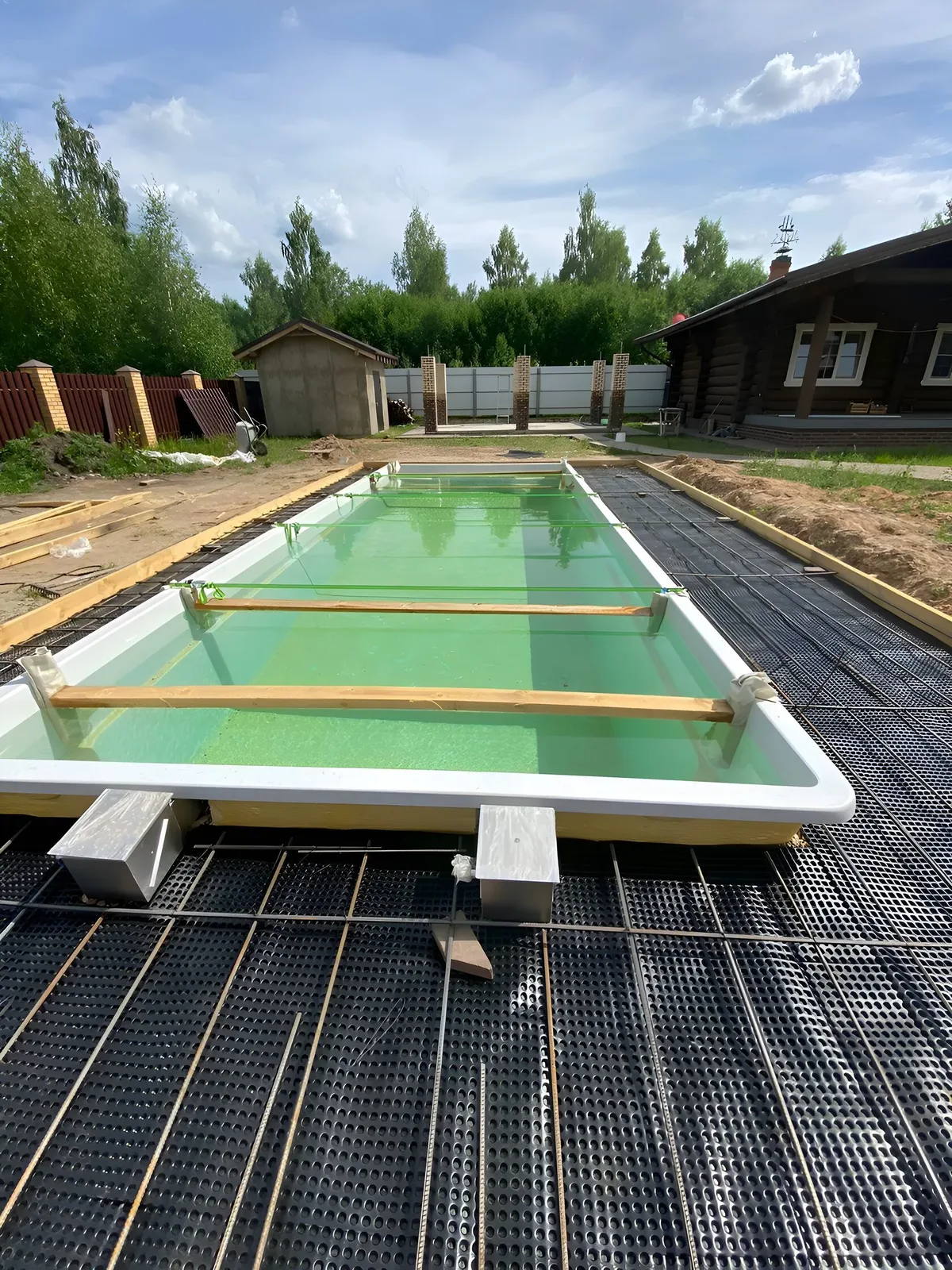 Laguna 9 — вечернее освещение в Кургане